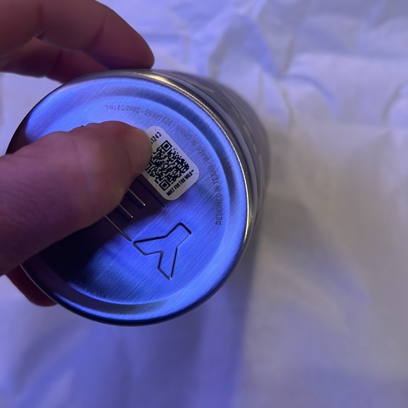 NWT Yeti Tumbler 20OZ Camo - Picture 6 of 6